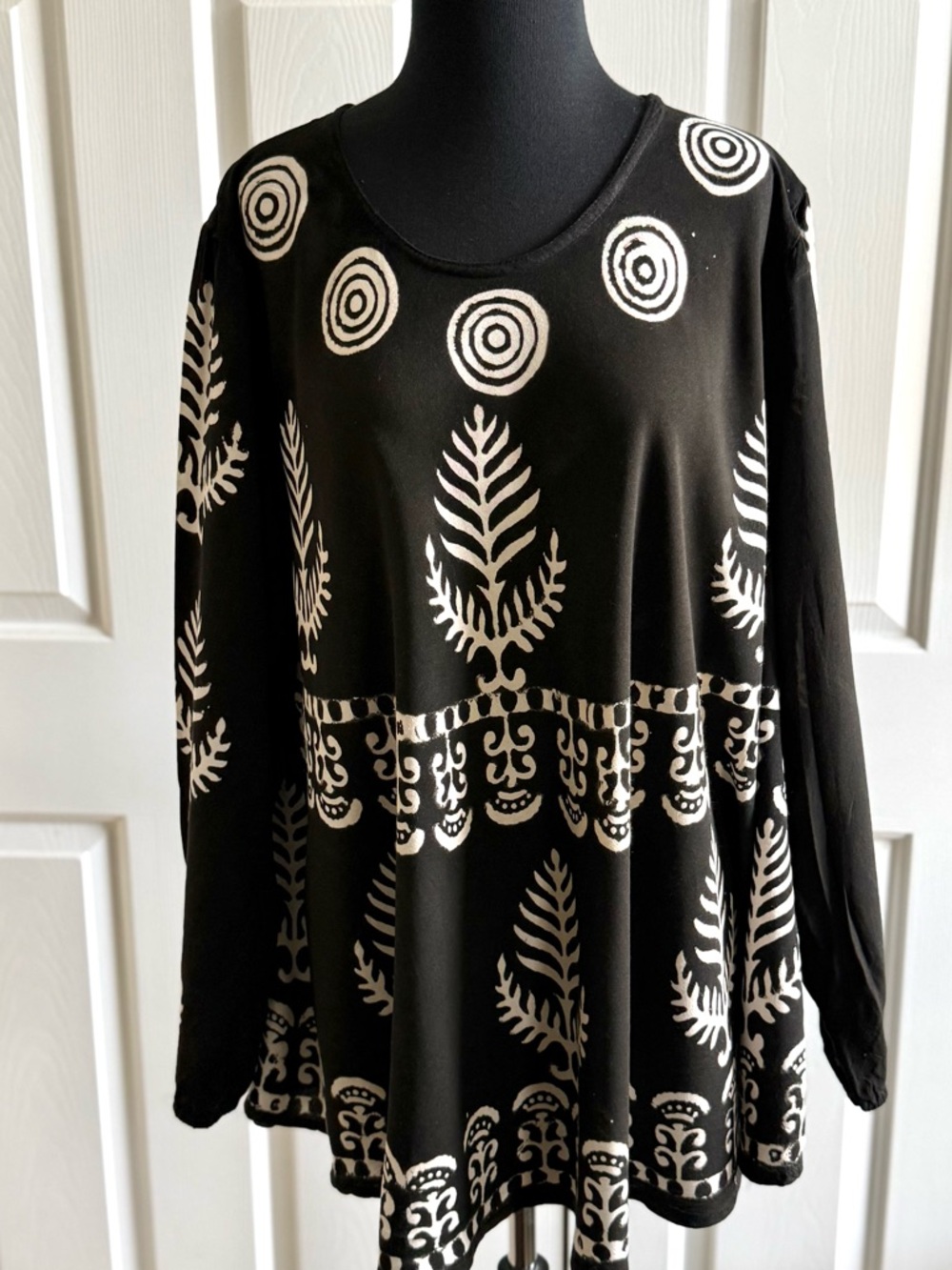 Sacred Threads Black/Beige Long Sleeve Blouse